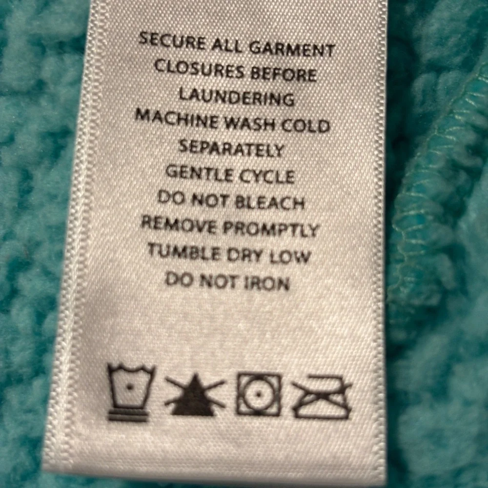 Eddie Bauer 3T Light Blue Sherpa Jacket, great used condition. So thick&warm!